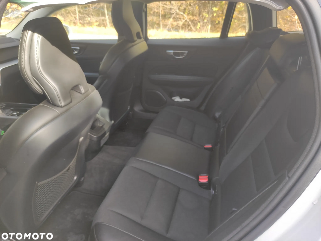 Volvo V60 crosscantry 4x4 automat 2019r mod.2020r r 2.0 diesel