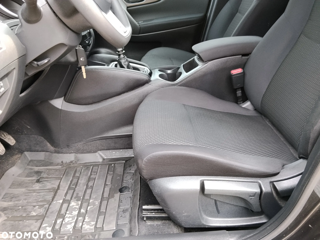 NISSAN QASHQAI – 1.2 benzyna