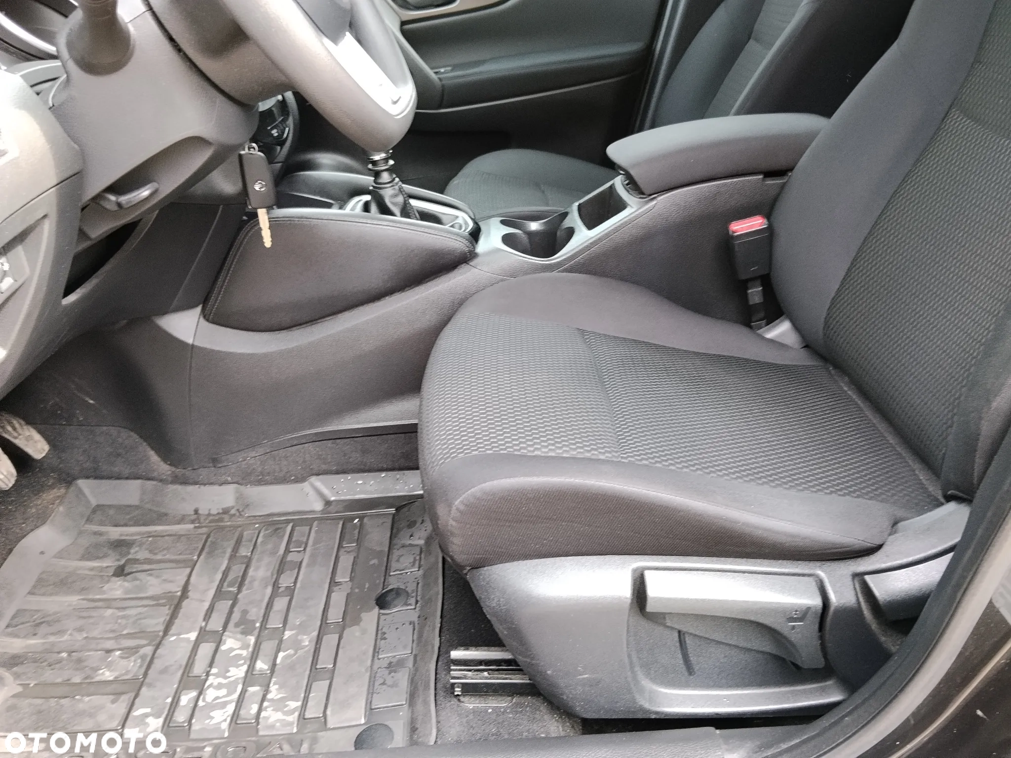 NISSAN QASHQAI – 1.2 benzyna
