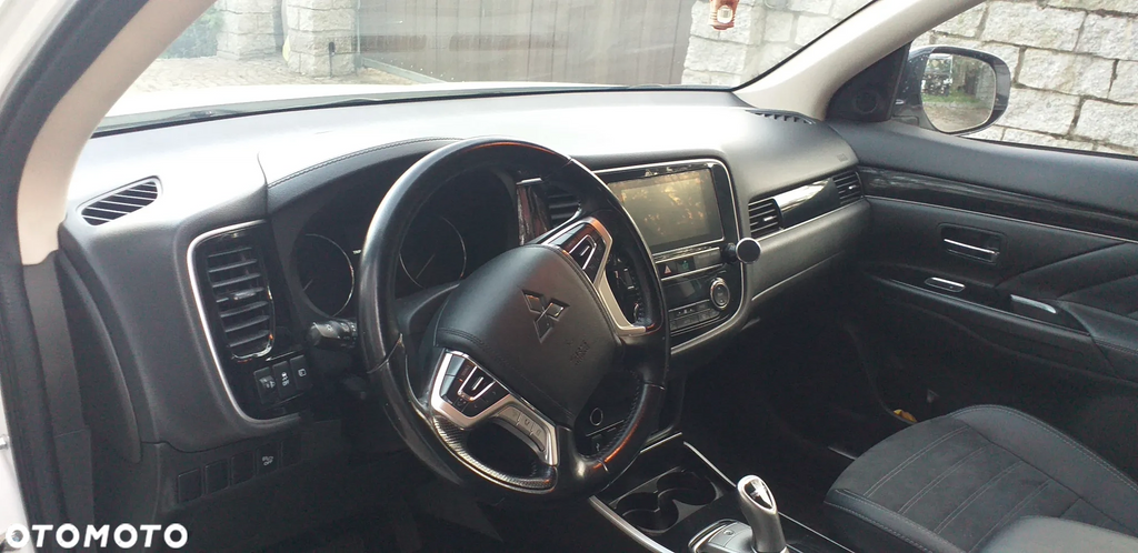 Mitsubishi Outlander ver-phev-intense-plus mod 2019r