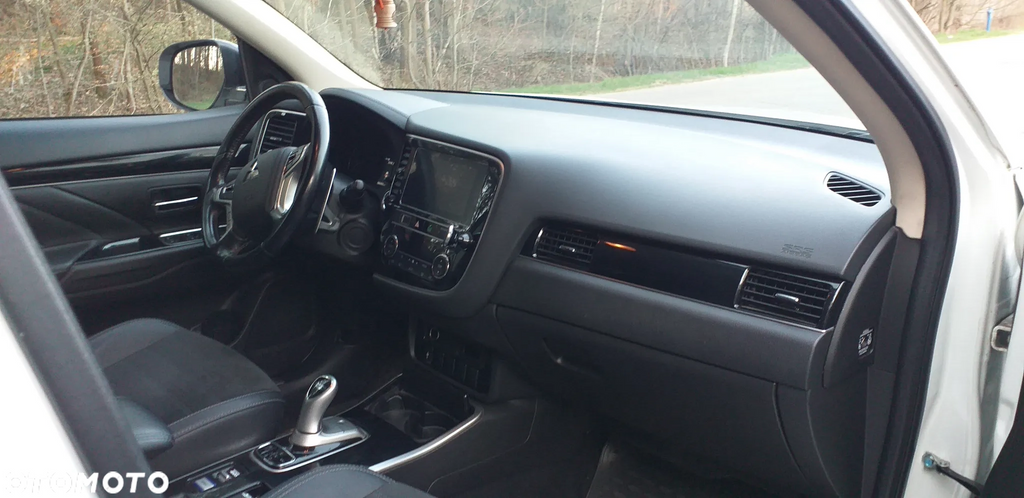 Mitsubishi Outlander ver-phev-intense-plus mod 2019r