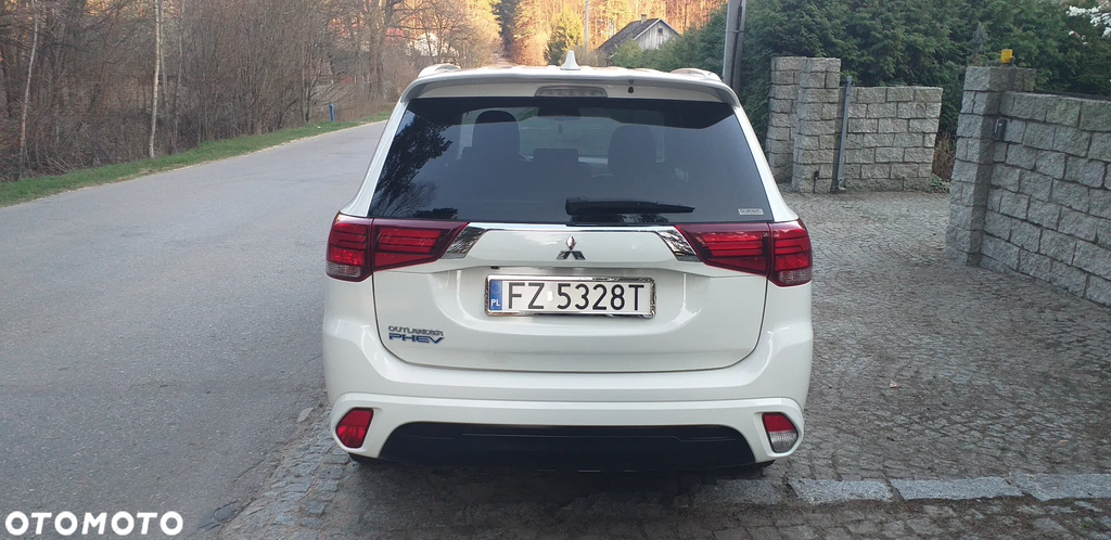 Mitsubishi Outlander ver-phev-intense-plus mod 2019r