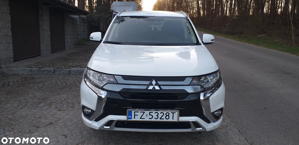 Mitsubishi Outlander ver-phev-intense-plus mod 2019r