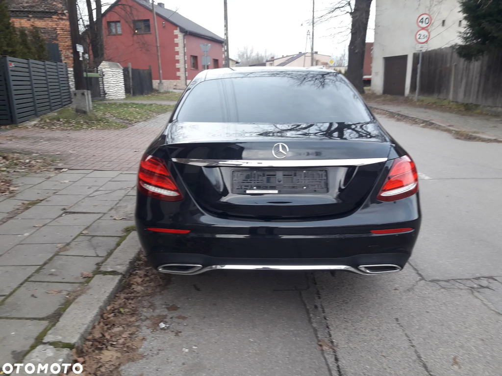 Mercedes-Benz Klasa E 220 d Business Edition 9G-TRONIC