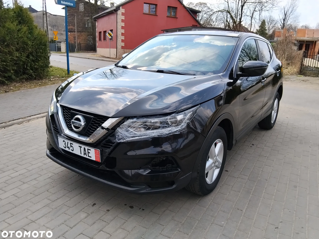 NISSAN QASHQAI – 1.2 benzyna