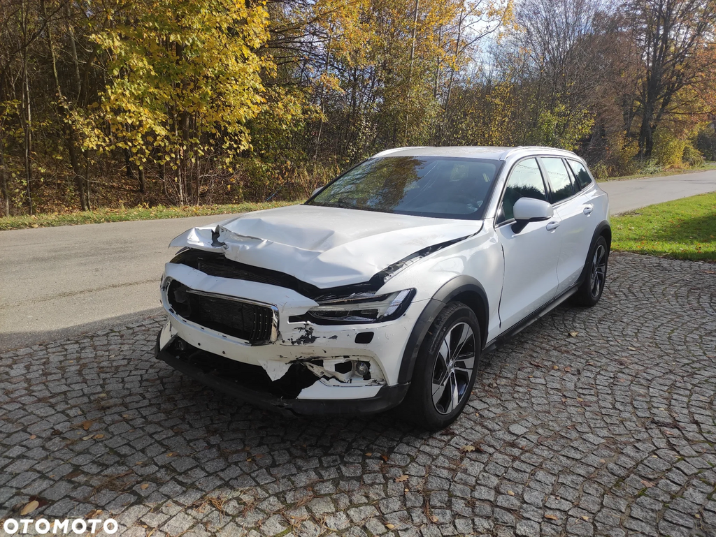Volvo V60 crosscantry 4x4 automat 2019r mod.2020r r 2.0 diesel