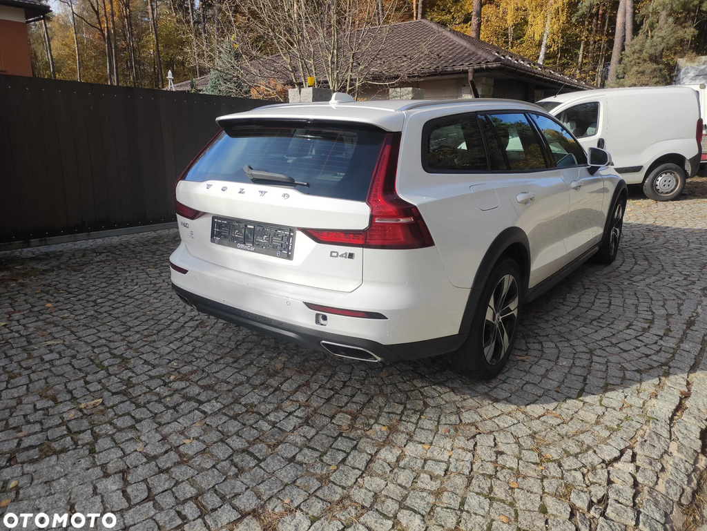 Volvo V60 crosscantry 4x4 automat 2019r mod.2020r r 2.0 diesel