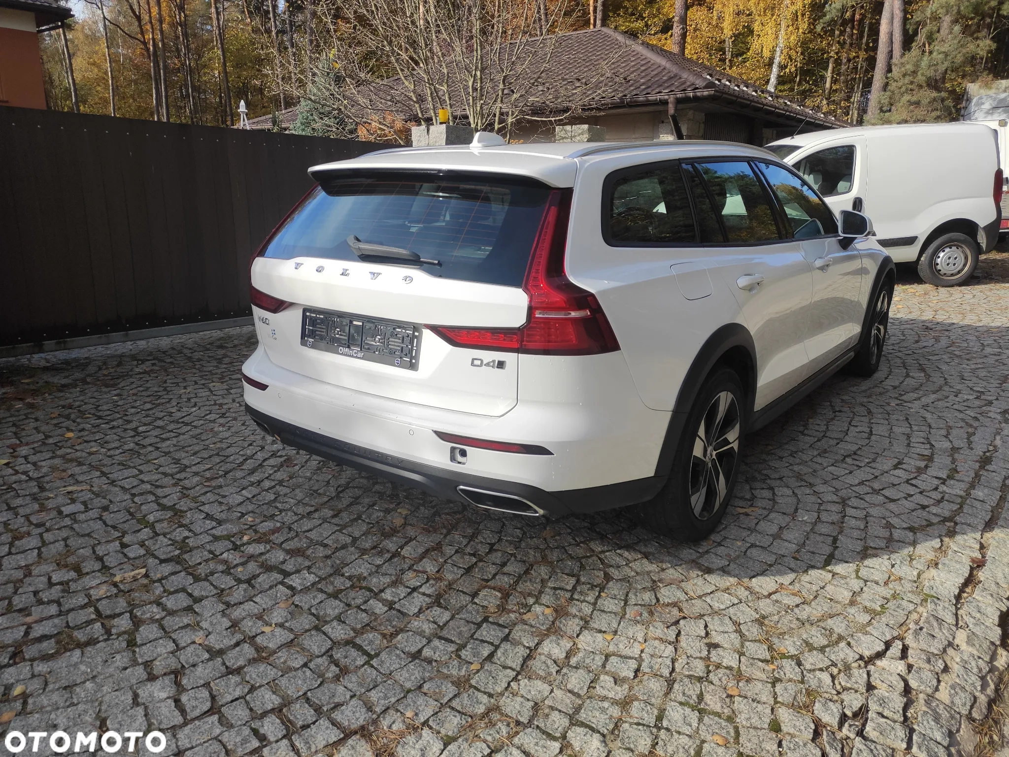 Volvo V60 crosscantry 4x4 automat 2019r mod.2020r r 2.0 diesel