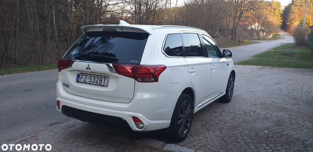 Mitsubishi Outlander ver-phev-intense-plus mod 2019r