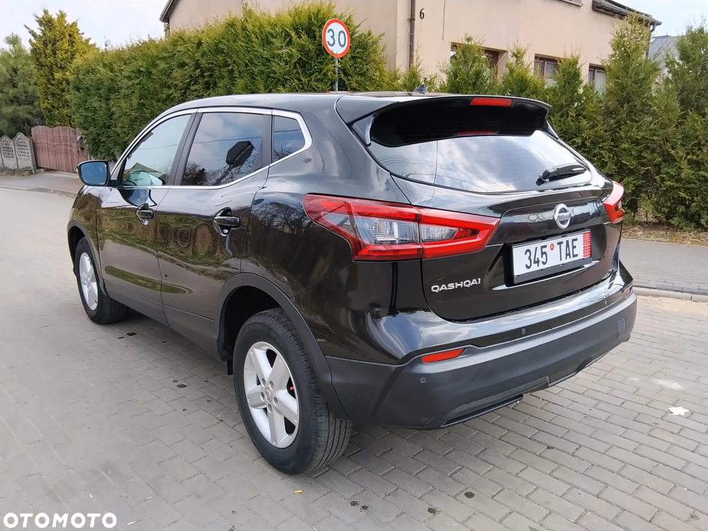 NISSAN QASHQAI – 1.2 benzyna