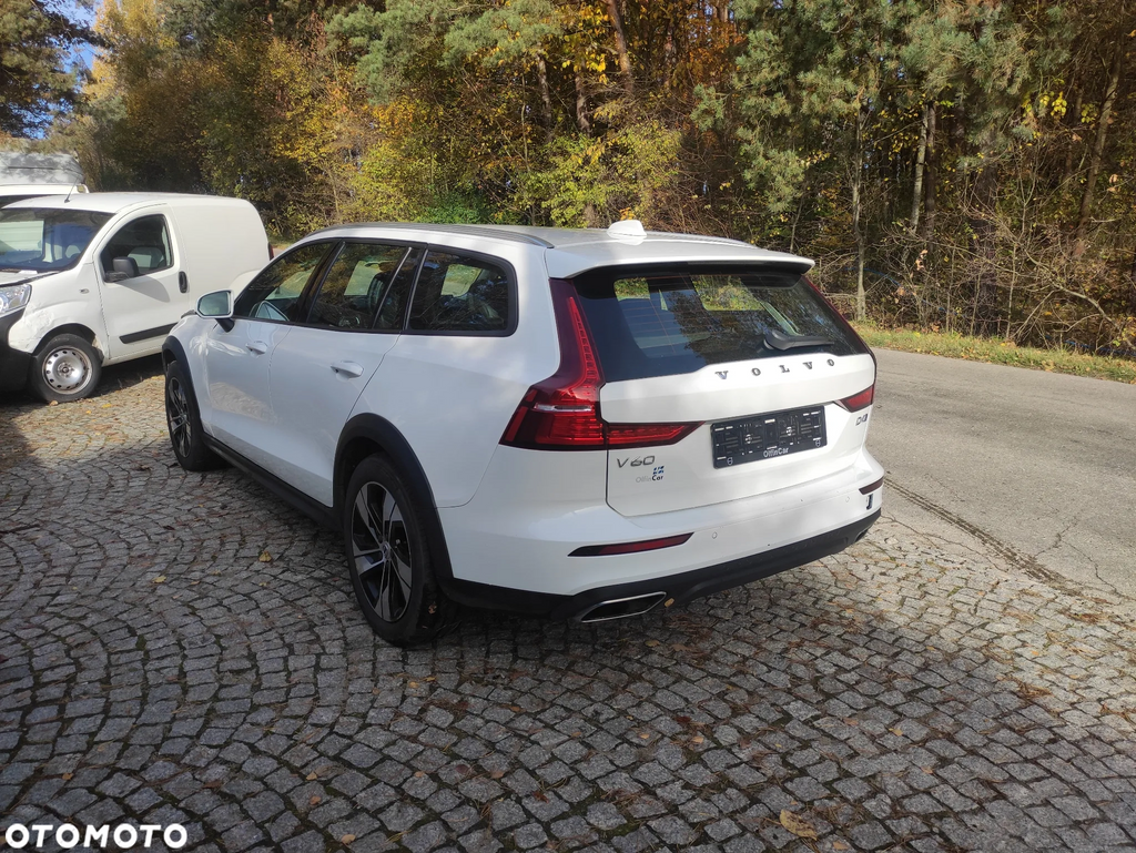 Volvo V60 crosscantry 4x4 automat 2019r mod.2020r r 2.0 diesel