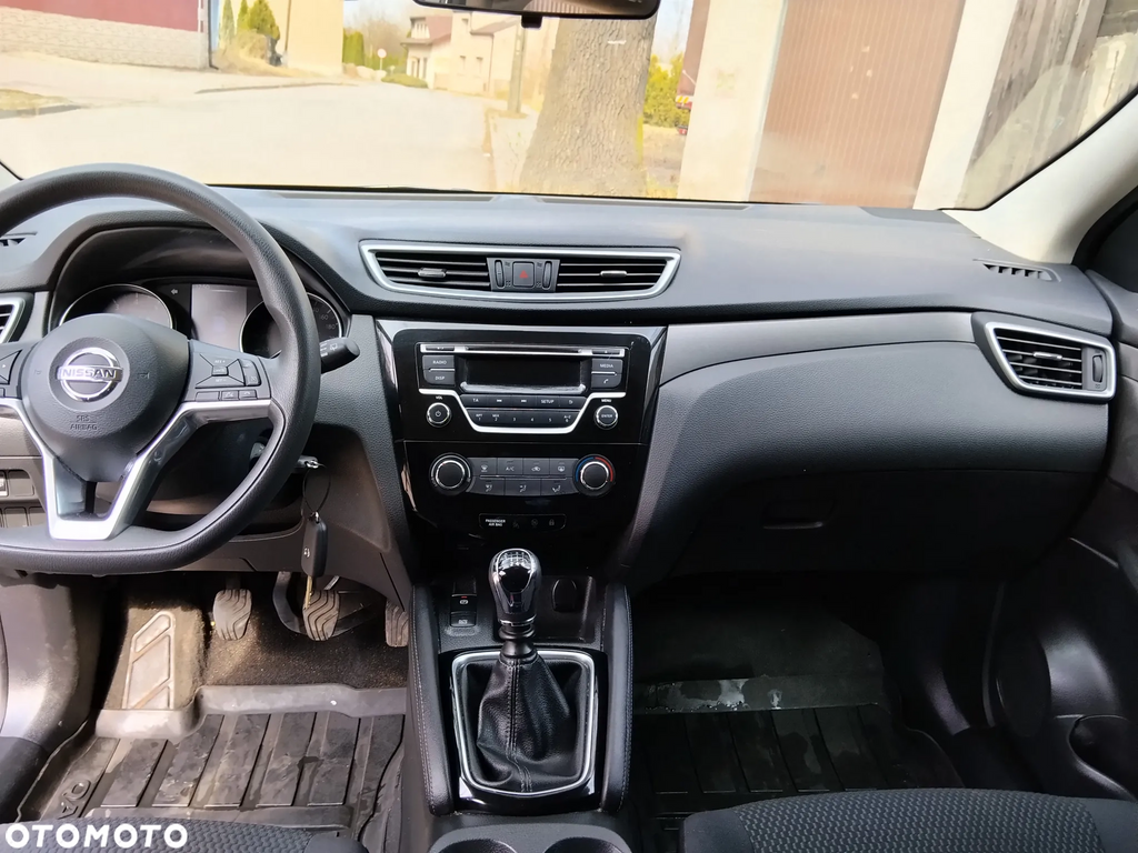 NISSAN QASHQAI – 1.2 benzyna