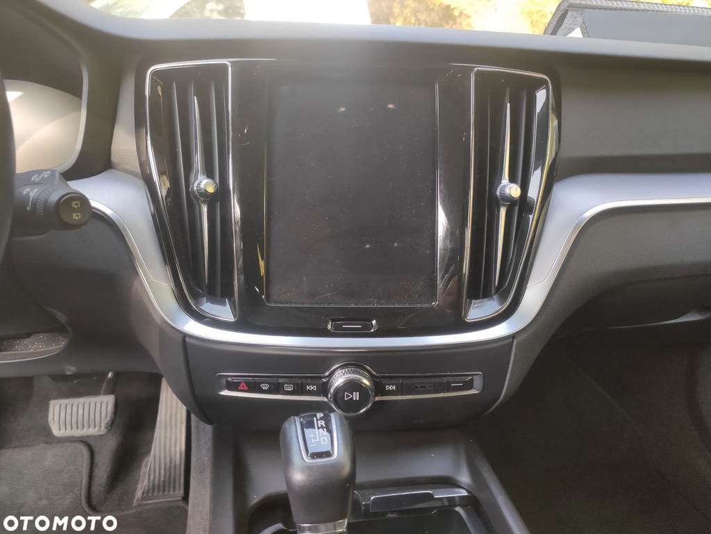 Volvo V60 crosscantry 4x4 automat 2019r mod.2020r r 2.0 diesel