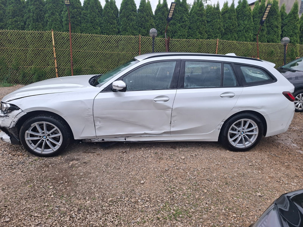 BMW Seria 3 320d xDrive MHEV Luxury Line